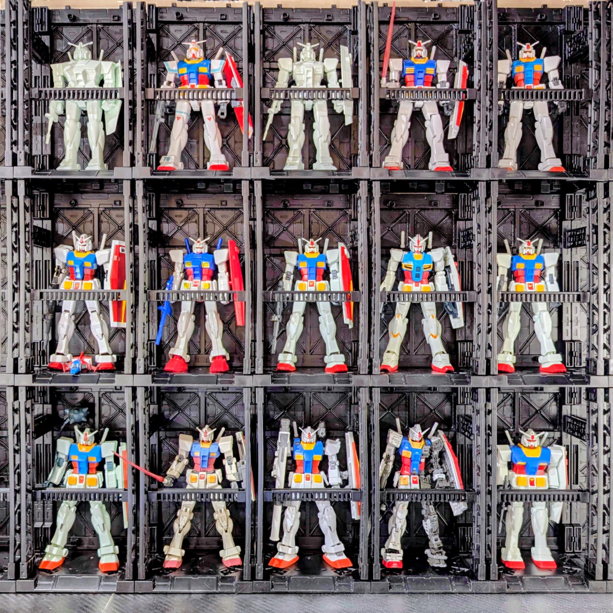 Plastic Zoo – Hangar apilable para Gundam 1/144