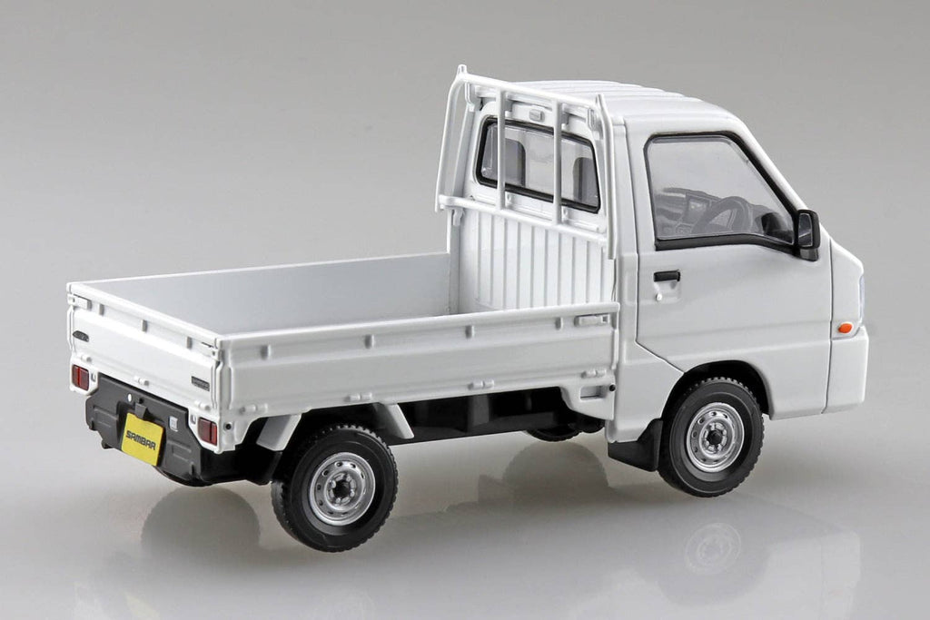 Aoshima 1/32 Subaru Sambar Truck (Frost White)