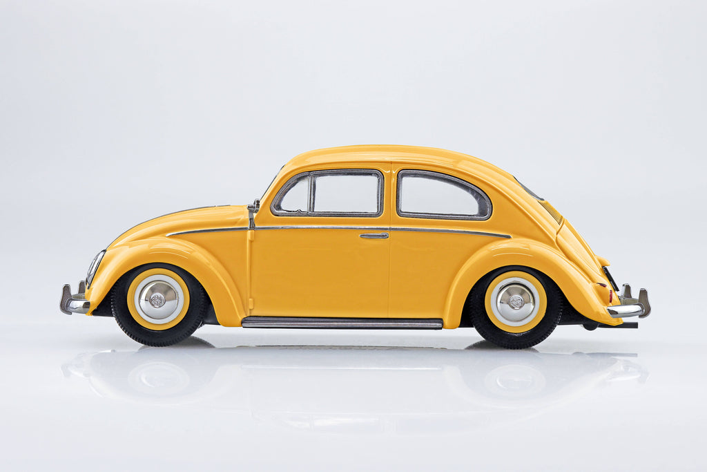 1/32 Volkswagen Beetle (Postal Yellow) by Aoshima
