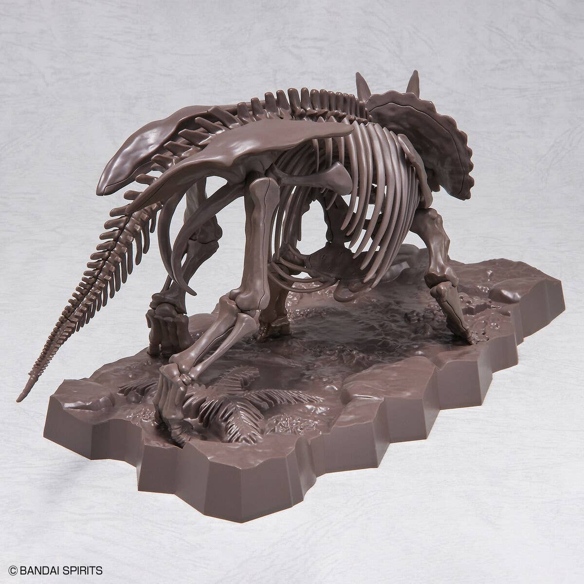 Bandai Imaginary Skeleton Triceratops 1/32 – Modelo para armar
